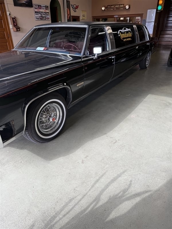 1983 Cadillac Fleetwood #83-5479-P